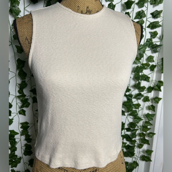 Mango Cream Sleeveless Tank Top - Picture 1 of 3